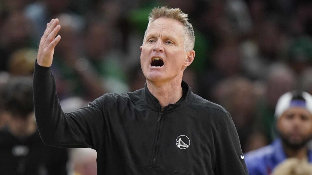 Top 20 NBA Coaches In History  