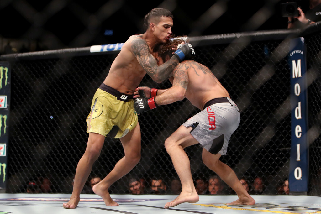 Charles Oliveira's 10 Best Performances In The UFC Charles Oliveira's 10 Best Performances In The UFC