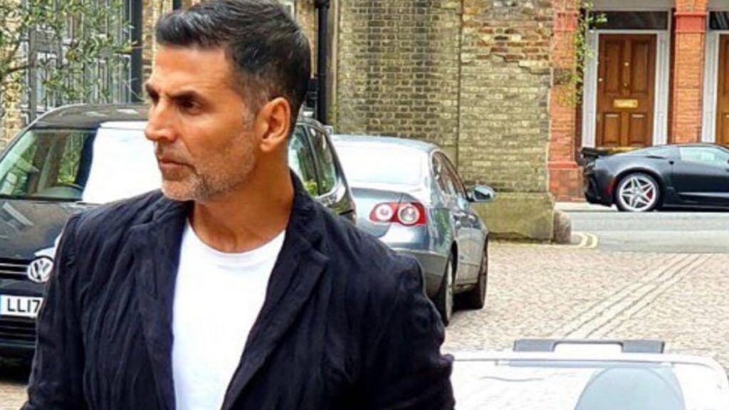 Shikhar Dhawan Visit Mahakaleshwar Temple With Akshay Kumar Shikhar Dhawan Visit Mahakaleshwar Temple With Akshay Kumar