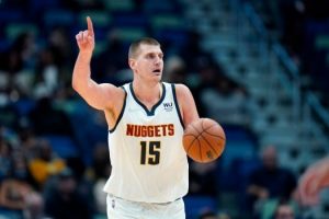 10 NBA Highest-Paid Centers for the 2023–24 Season 10 NBA Highest-Paid Centers for the 2023–24 Season