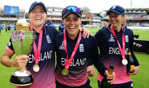 England World Cup Winner Alex Hartley announces Retirement  