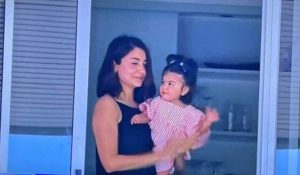 Virat & Anushka's daughter Vamika face revealed - See Now! Virat & Anushka's daughter Vamika face revealed - See Now!