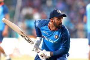 Veteran players & fans pour praises for cricketer KL Rahul Veteran players & fans pour praises for cricketer KL Rahul