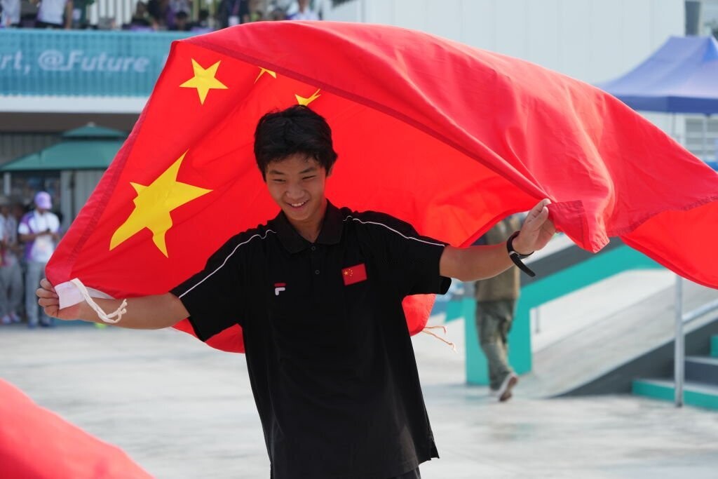 Youngest Chinese Skateboarder Clinches Gold at Asian Games Youngest Chinese Skateboarder Clinches Gold at Asian Games