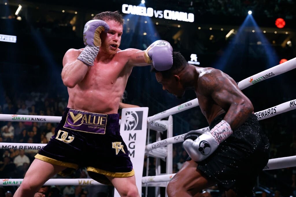 Alvarez Dominates Charlo to Retain Super Middleweight Title  