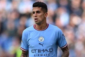 5 epic Footballers should leave club before transfer  