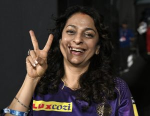 Find Out! Which Bollywood actors love cricket Find Out! Which Bollywood actors love cricket