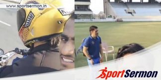 Cricketer MS Dhoni gives lift to a young cricketer!  