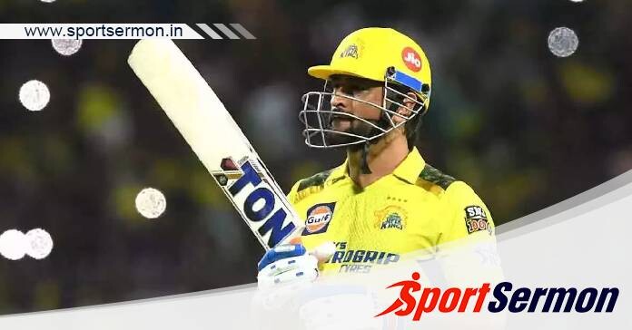 Dhoni with world’s most expensive cricket bat in 2011  