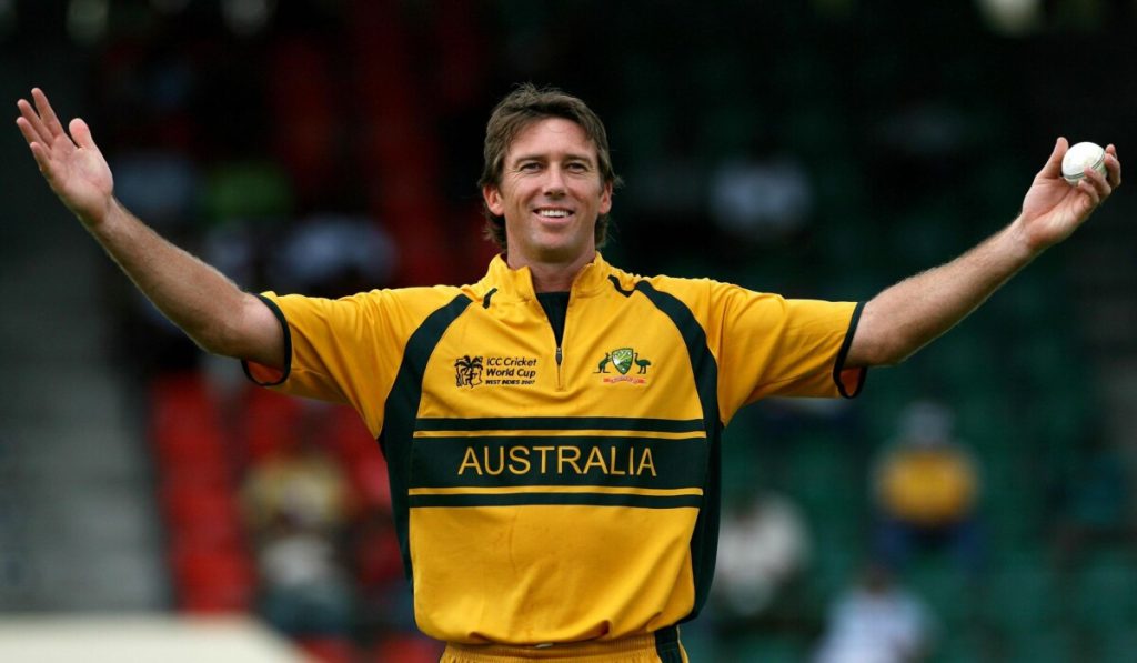 Know The Best Swing Bowlers Of All Time | Top 10 List  