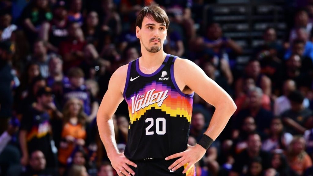 11 Warriors Players Who Could Leave the 2024 Offseason  