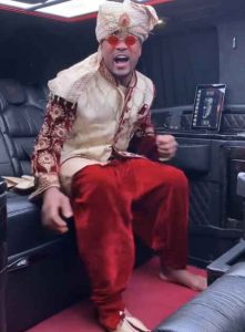 Footballer Patrice Evra dances on Ranveer Singh's song! Footballer Patrice Evra dances on Ranveer Singh's song!