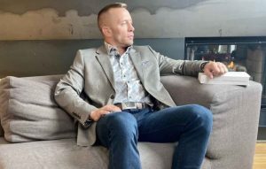 How much do UFC fighters get paid? Top richest UFC fighters How much do UFC fighters get paid? Top richest UFC fighters