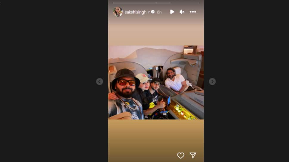MS Dhoni, Rishabh travel back to India from Dubai  