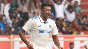 R Ashwin trolls Kuldeep over his love for English Football  