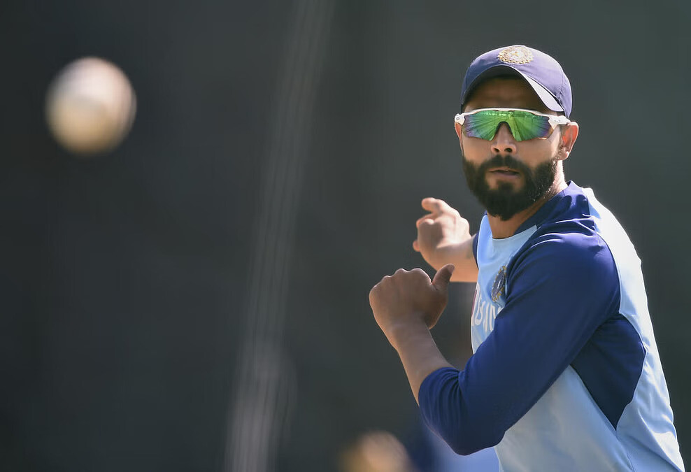 Cricket Tips & Tricks: Tips To Improve Your Catching Skills Cricket Tips & Tricks: Tips To Improve Your Catching Skills