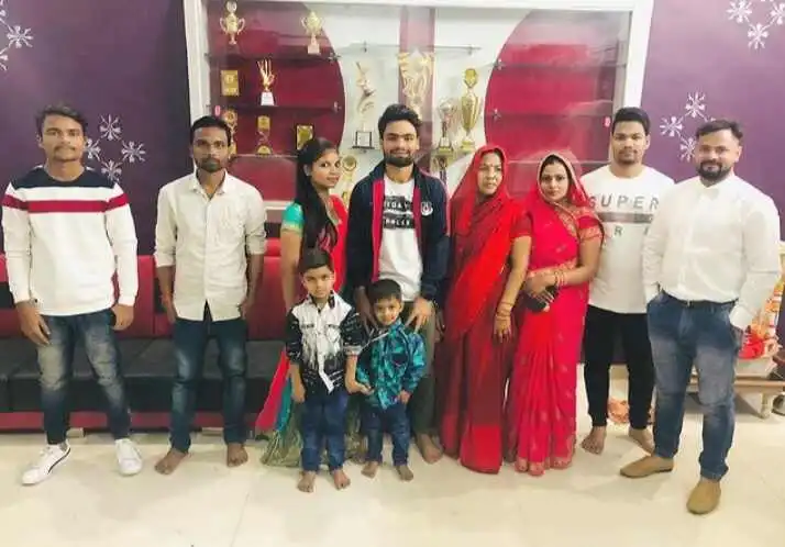Rinku Singh Biography: Meet Rinku Singh's Family Rinku Singh Biography: Meet Rinku Singh's Family