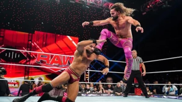 Seth Rollins Suffers Injury During WWE Raw Main Event Seth Rollins Suffers Injury During WWE Raw Main Event