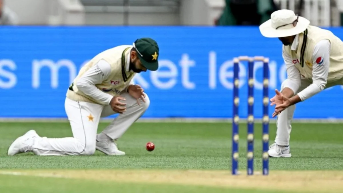 AUS vs PAK 2nd Test: Shafique's fielding woes continues AUS vs PAK 2nd Test: Shafique's fielding woes continues