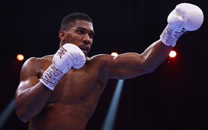 Ngannou predicts the results of upcoming fight with Joshua  
