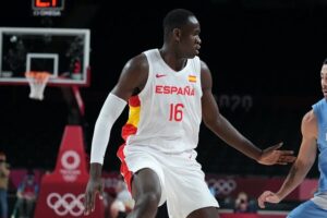 11 Warriors Players Who Could Leave the 2024 Offseason  