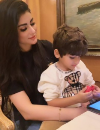 Who is Wazhma Ayoubi? Age, Twitter, Instagram, Husband Who is Wazhma Ayoubi? Age, Twitter, Instagram, Husband