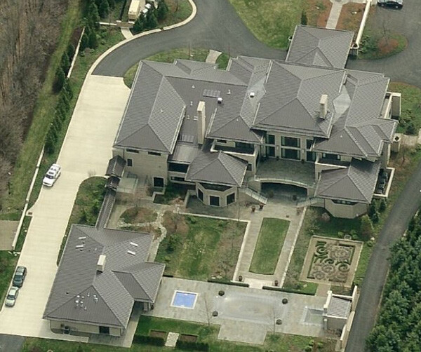 10 Luxurious things owned by NBA Star LeBron James  