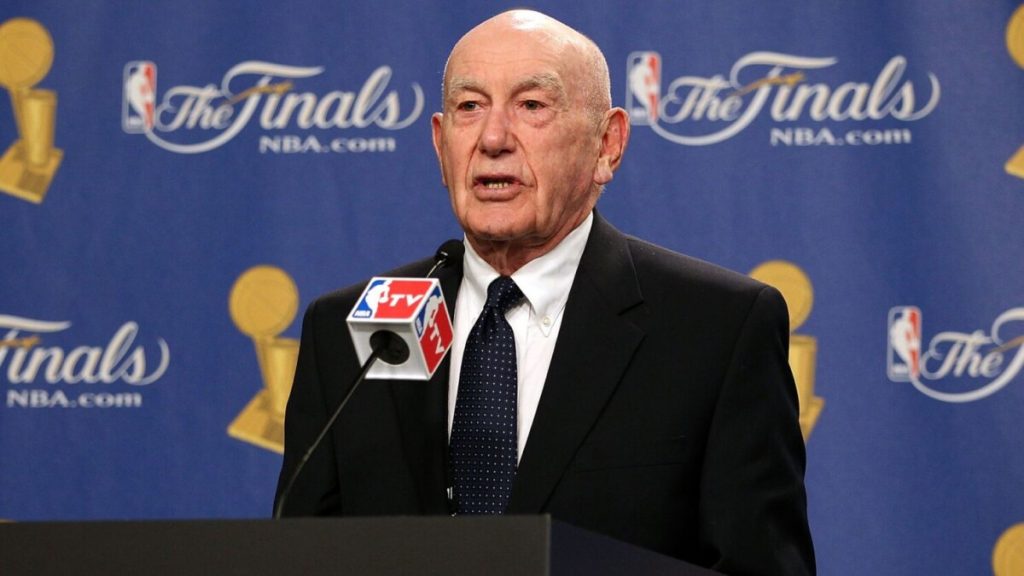 Top 20 NBA Coaches In History  