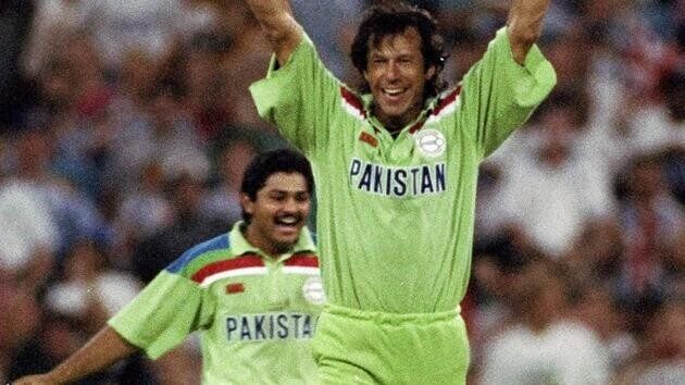 Know The Best Swing Bowlers Of All Time | Top 10 List  