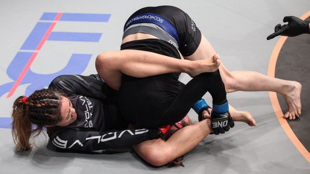 10 Incredible Submissions That Are Rarely Seen in the UFC 10 Incredible Submissions That Are Rarely Seen in the UFC