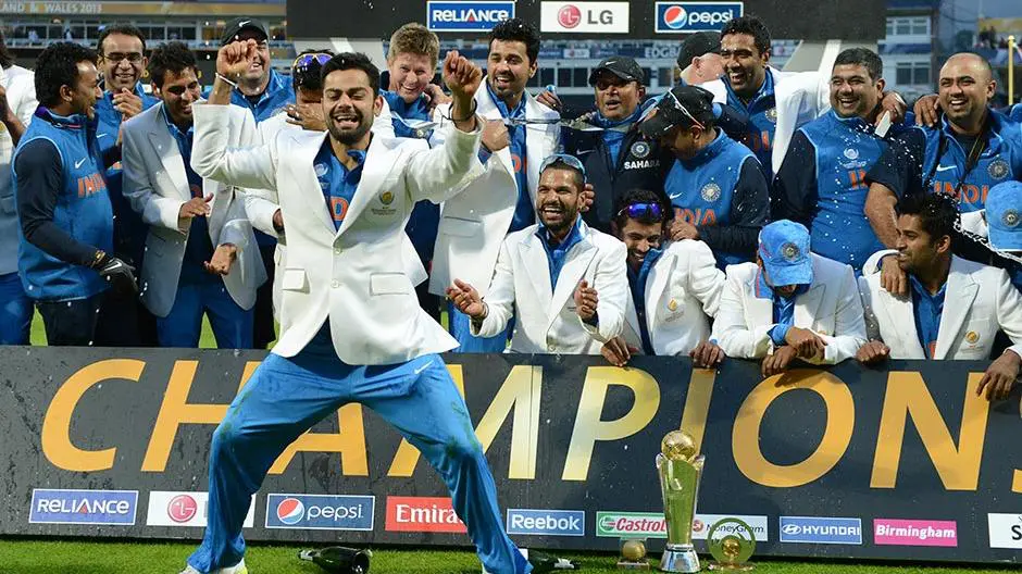 Unseen Pictures Of Virat Kohli That Will Melt Your Heart  
