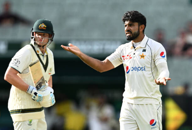 Australia Steady Amidst Downpours in MCG Boxing Day Battle Australia Steady Amidst Downpours in MCG Boxing Day Battle