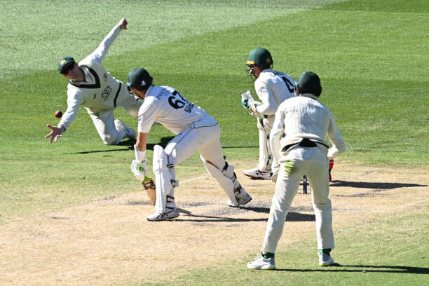 Smith Eclipses Waugh to Take Most Catches in Test Cricket  