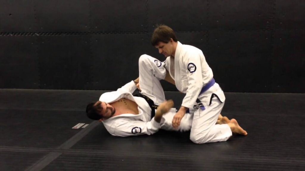 5 Powerful Sweeps-Based Muay Thai Counter Techniques 5 Powerful Sweeps-Based Muay Thai Counter Techniques