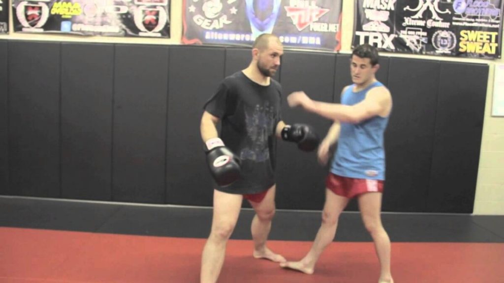 5 Powerful Sweeps-Based Muay Thai Counter Techniques 5 Powerful Sweeps-Based Muay Thai Counter Techniques