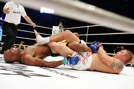 10 Incredible Submissions That Are Rarely Seen in the UFC 10 Incredible Submissions That Are Rarely Seen in the UFC