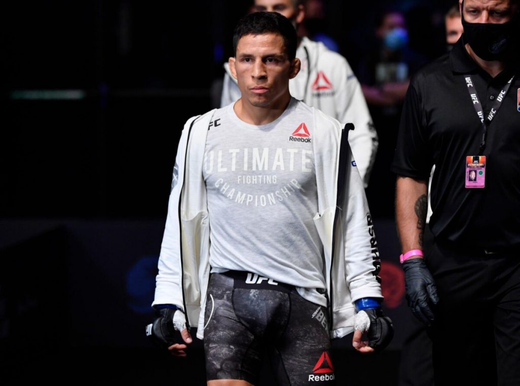 Great MMA fighters who never won the UFC title  