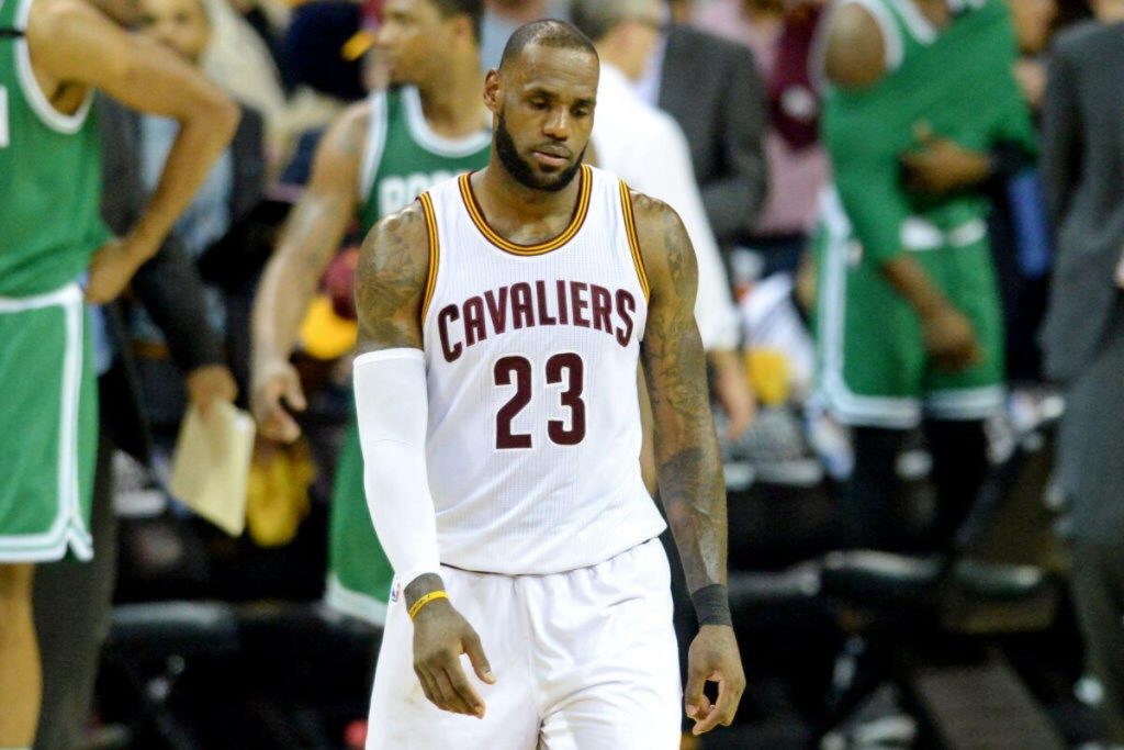 10 Worst NBA Performances Of LeBron James' Career 10 Worst NBA Performances Of LeBron James' Career