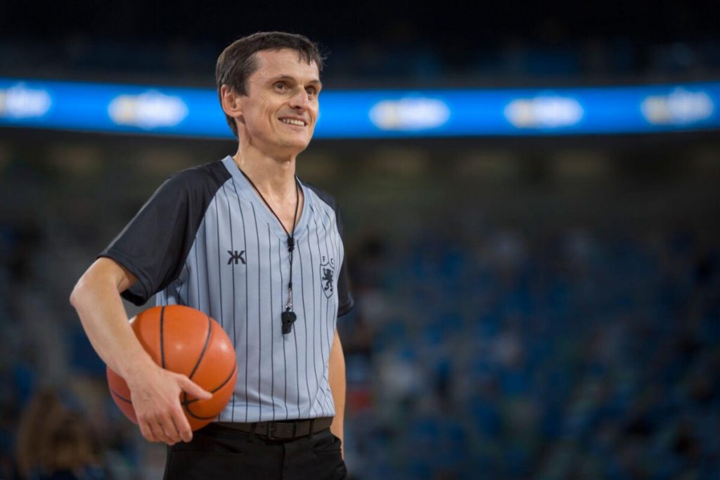 How Much Salary does a NBA Referee Earn ? How Much Salary does a NBA Referee Earn ?