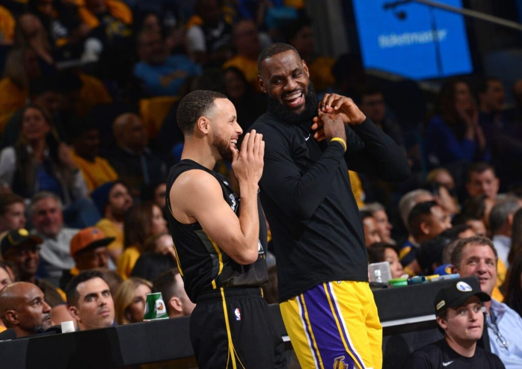Smith calls on James and Curry to show the world its place  
