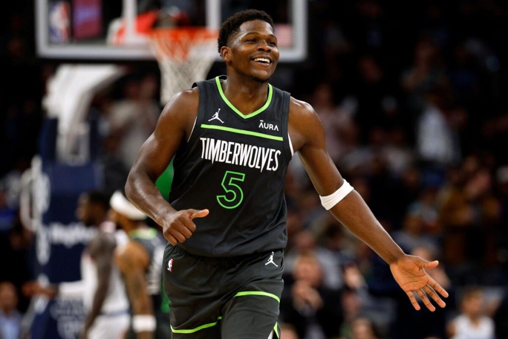 5 Youngest NBA Players to Reach 500 3-Pointers 5 Youngest NBA Players to Reach 500 3-Pointers