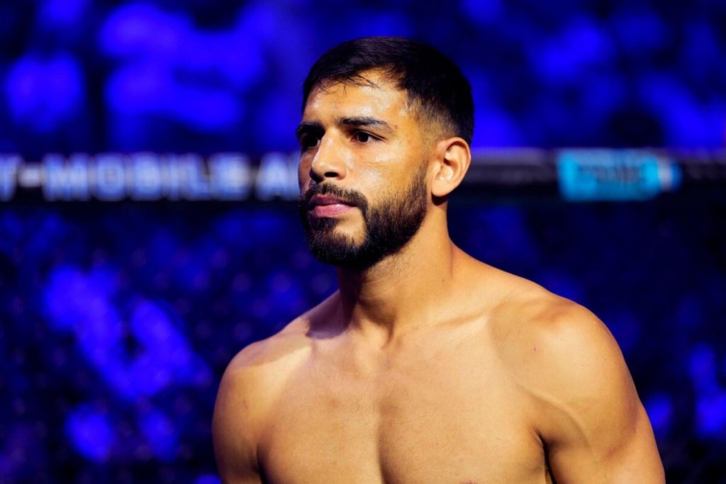 10 Best Featherweight Fighters In The History of UFC 10 Best Featherweight Fighters In The History of UFC
