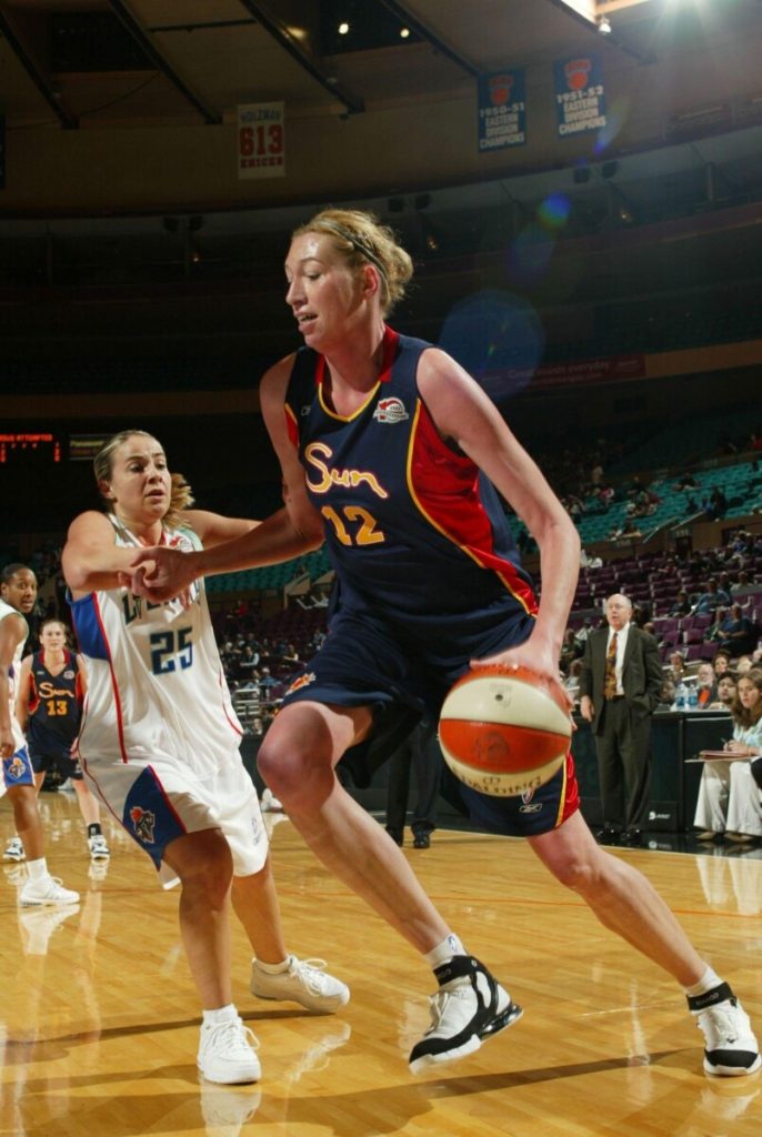 Top 10 Tallest Female Players in the History of WNBA Top 10 Tallest Female Players in the History of WNBA