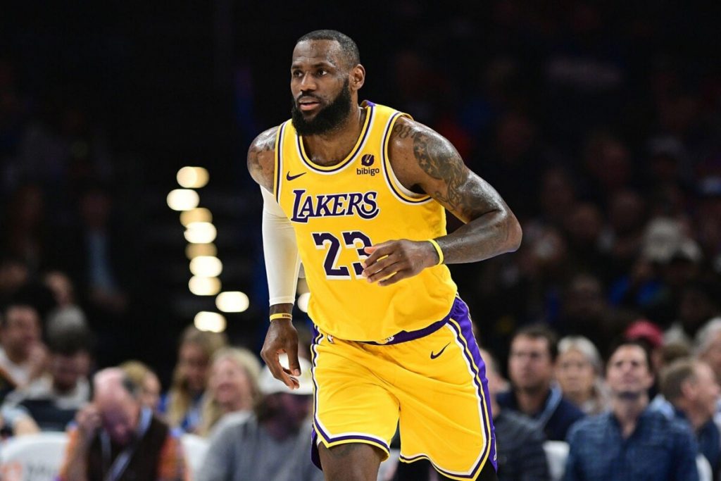 "INSANE!!!"- LeBron James amazed at the GTA 6 Trailer "INSANE!!!"- LeBron James amazed at the GTA 6 Trailer