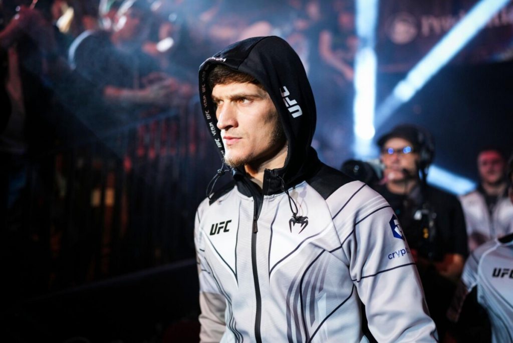 10 Best Fighters of the UFC Who Are Undefeated  