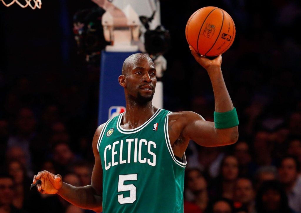 10 Players Who Played the Most Seasons In the NBA  