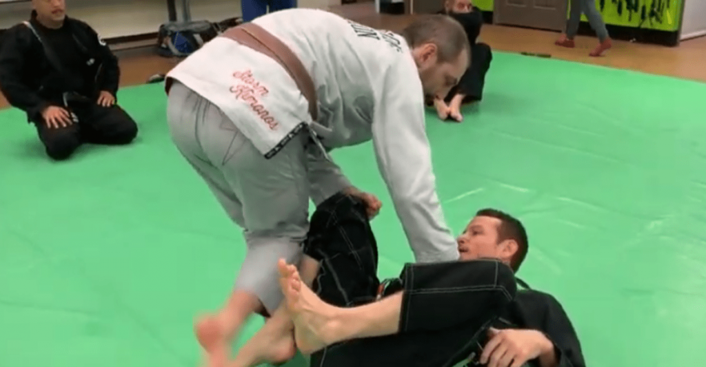 BJJ X-Pass - How to Perform It? BJJ X-Pass - How to Perform It?