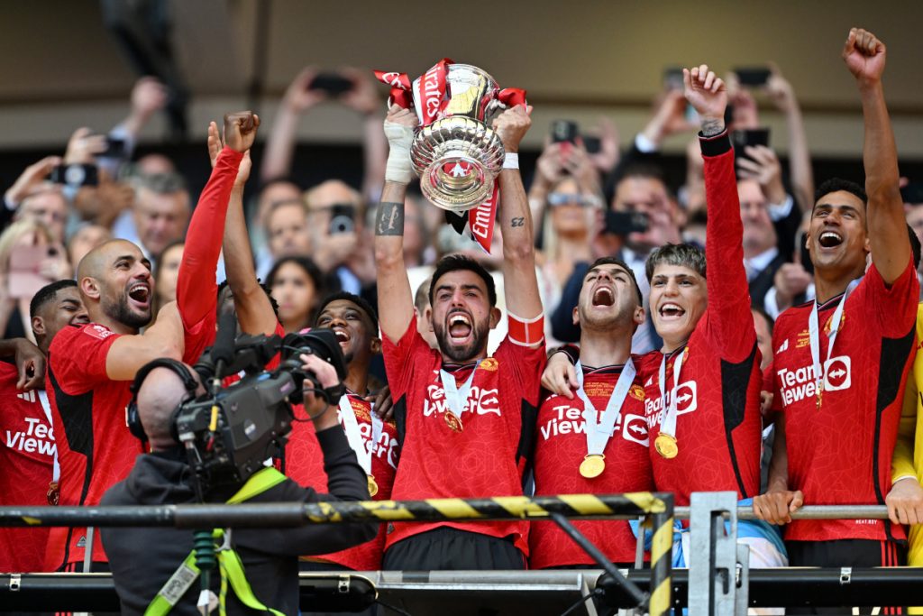 Manchester United win their 13th FA Cup Title after beating Man City 2-1 Manchester United win their 13th FA Cup Title after beating Man City 2-1