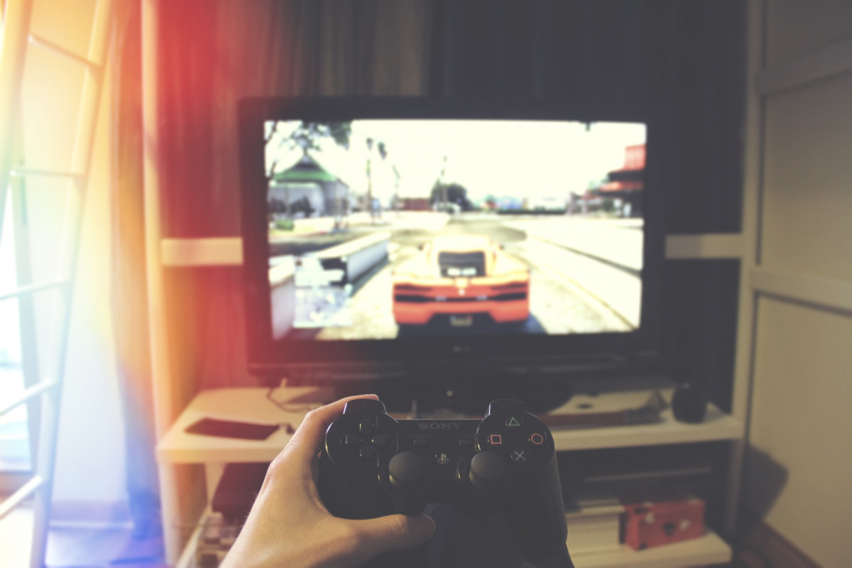 Play These 10 Indoor Games in this Summer Season  