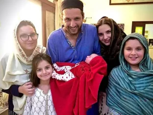 अपनी बहन से शादी करने वाले 4 क्रिकेटर्स, एक भारतीय भी शामिल  